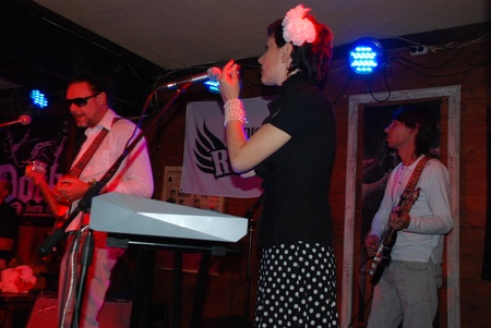 Соня Сотник та гурт «Йогурт»