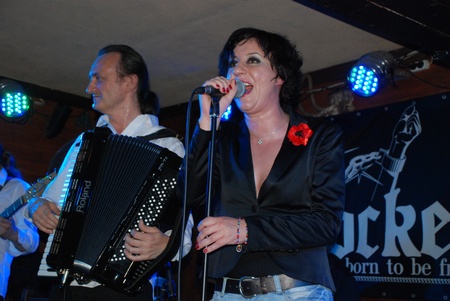 Соня Сотник та гурт «Йогурт»