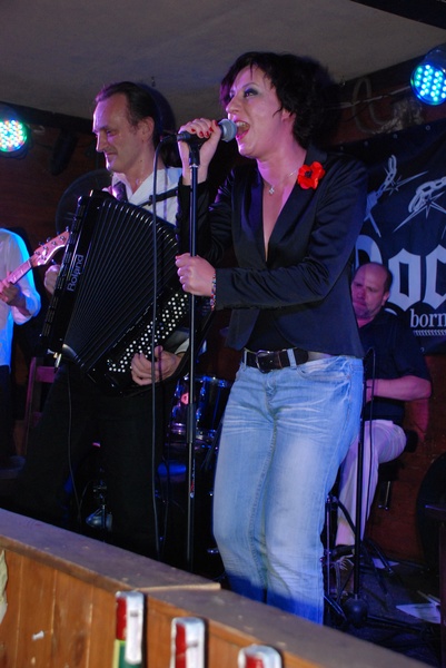 Соня Сотник та гурт «Йогурт»